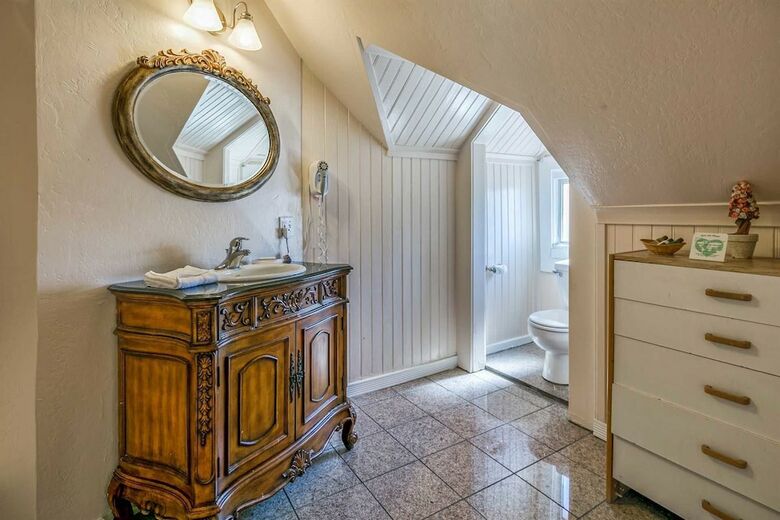 Hotel Rose Garden Inn