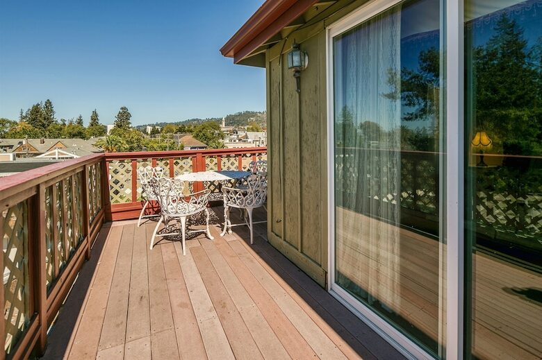 Hotel Rose Garden Inn