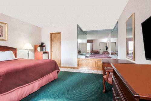 Hotel Howard Johnson Lenox