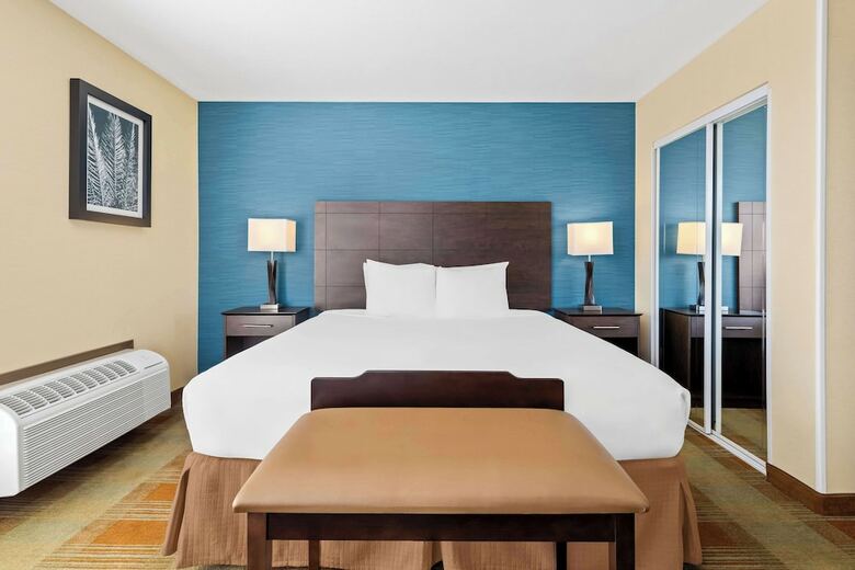 Best Western Date Tree Hotel