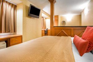 Hotel Quality Inn And Suites North/polaris