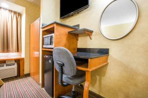 Hotel Quality Inn And Suites North/polaris