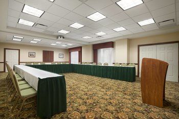Hotel Country Inn & Suites State College