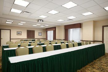 Hotel Country Inn & Suites State College