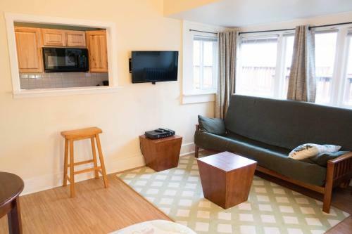 Aparthotel Sauerdough Lodging