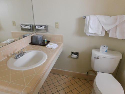Royal Host Motel