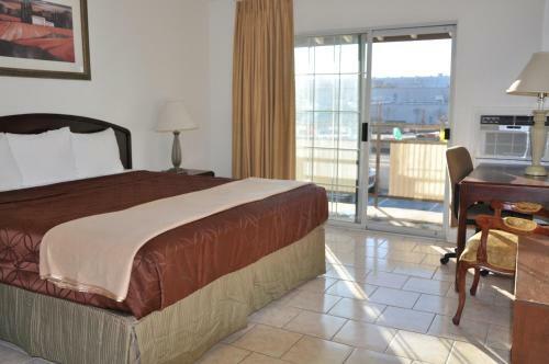 Motel Lax Suites