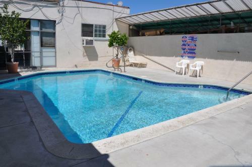 Motel Lax Suites