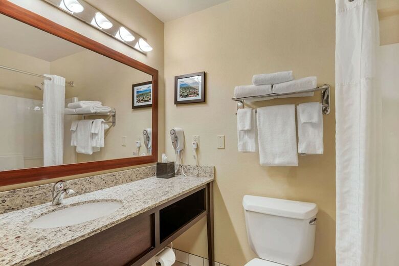 Hotel Comfort Inn University