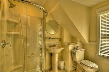Hostal Lotus Guest House