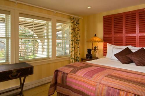 Posada Land's End Inn