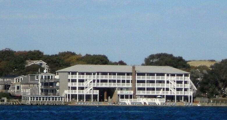 Surfside Hotel And Suites