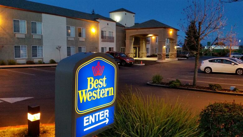 Hotel Best Western Plus Twin View Inn & Suites