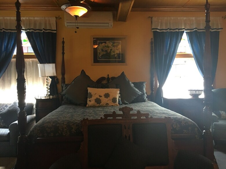 Bed & Breakfast All Seasons Inn