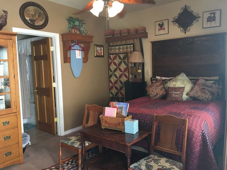 Bed & Breakfast All Seasons Inn