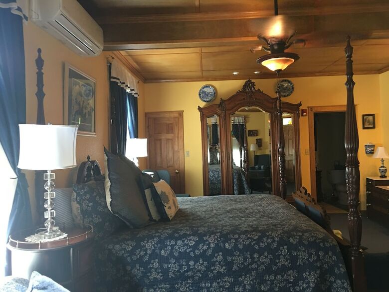 Bed & Breakfast All Seasons Inn