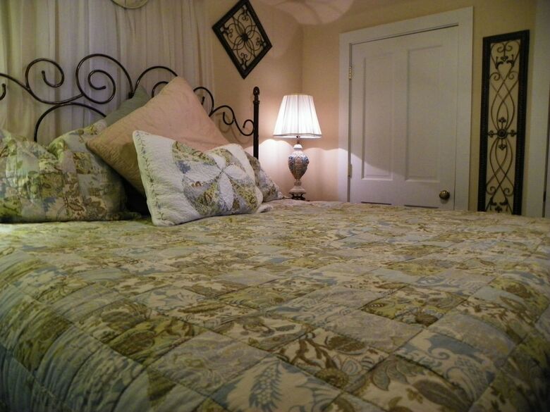 Bed & Breakfast All Seasons Inn