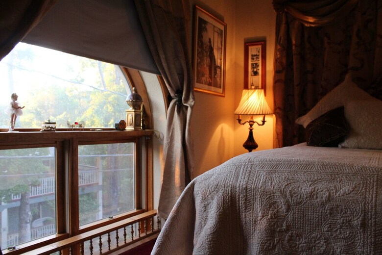 Bed & Breakfast All Seasons Inn
