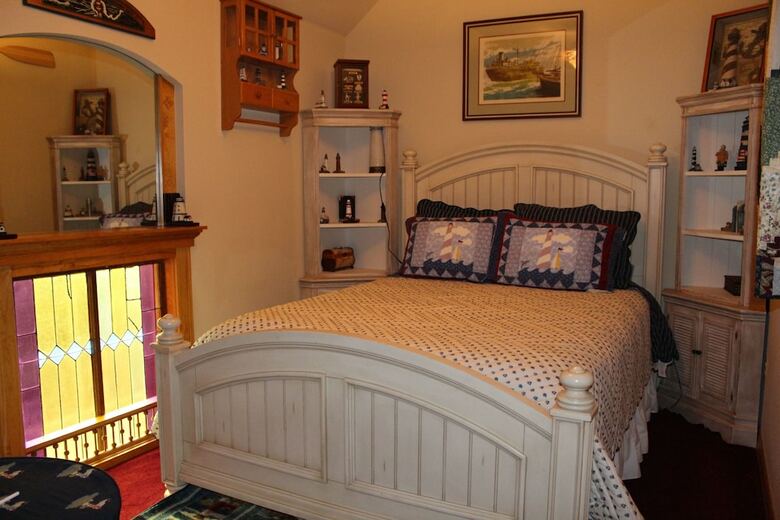 Bed & Breakfast All Seasons Inn