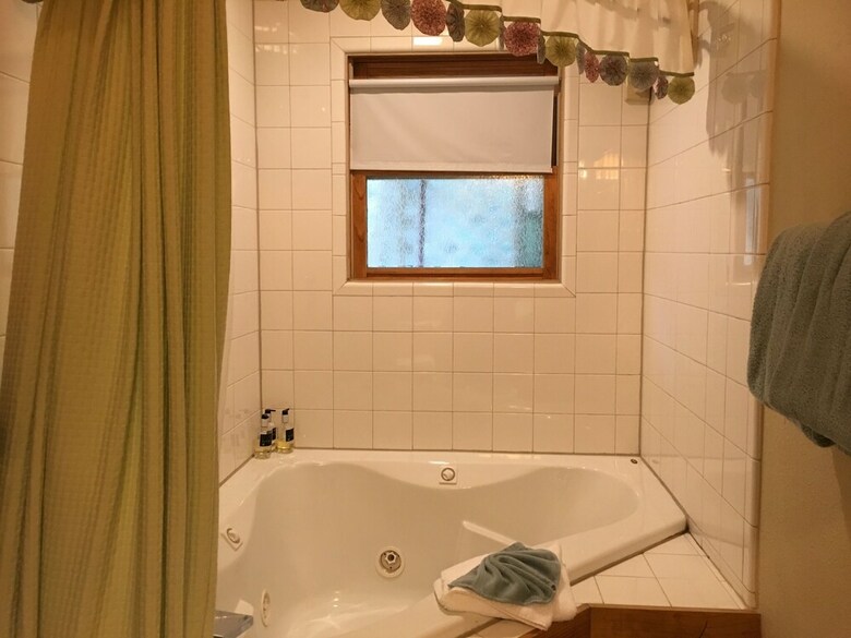 Bed & Breakfast All Seasons Inn