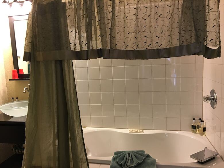 Bed & Breakfast All Seasons Inn