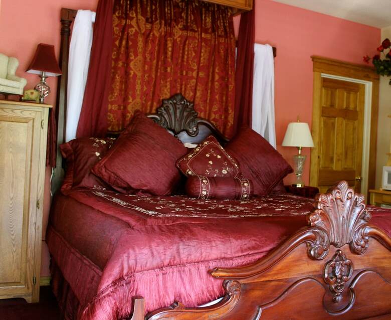 Bed & Breakfast All Seasons Inn