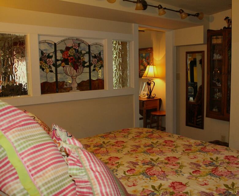 Bed & Breakfast All Seasons Inn