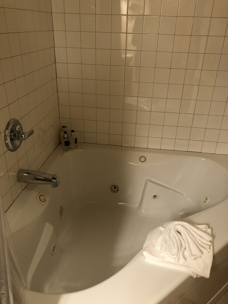 Bed & Breakfast All Seasons Inn