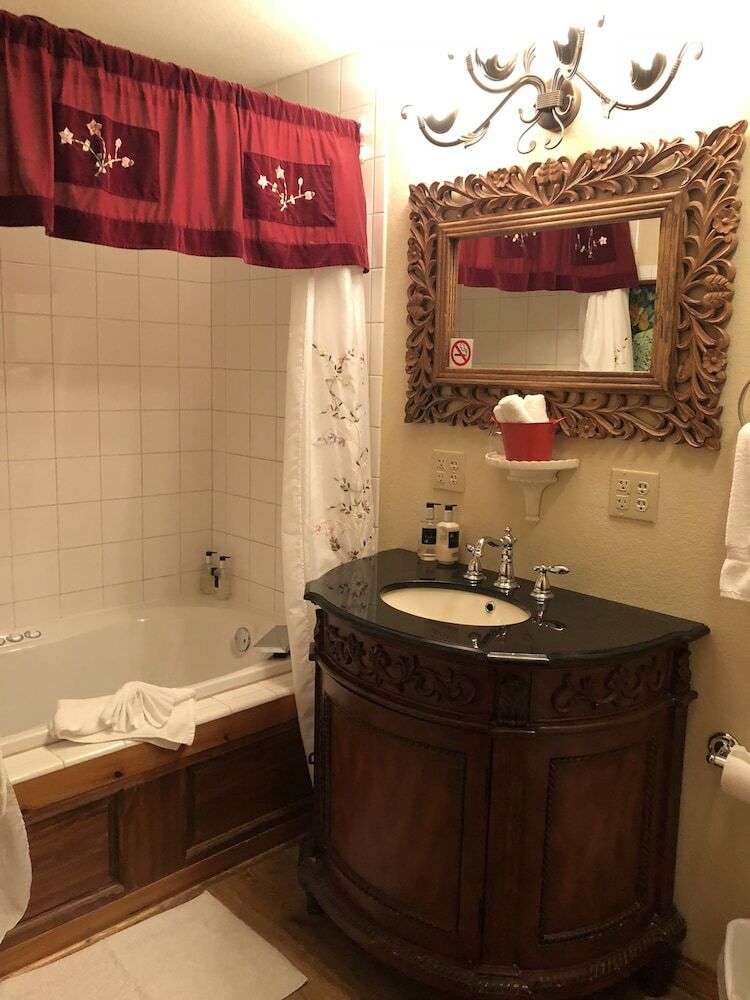 Bed & Breakfast All Seasons Inn