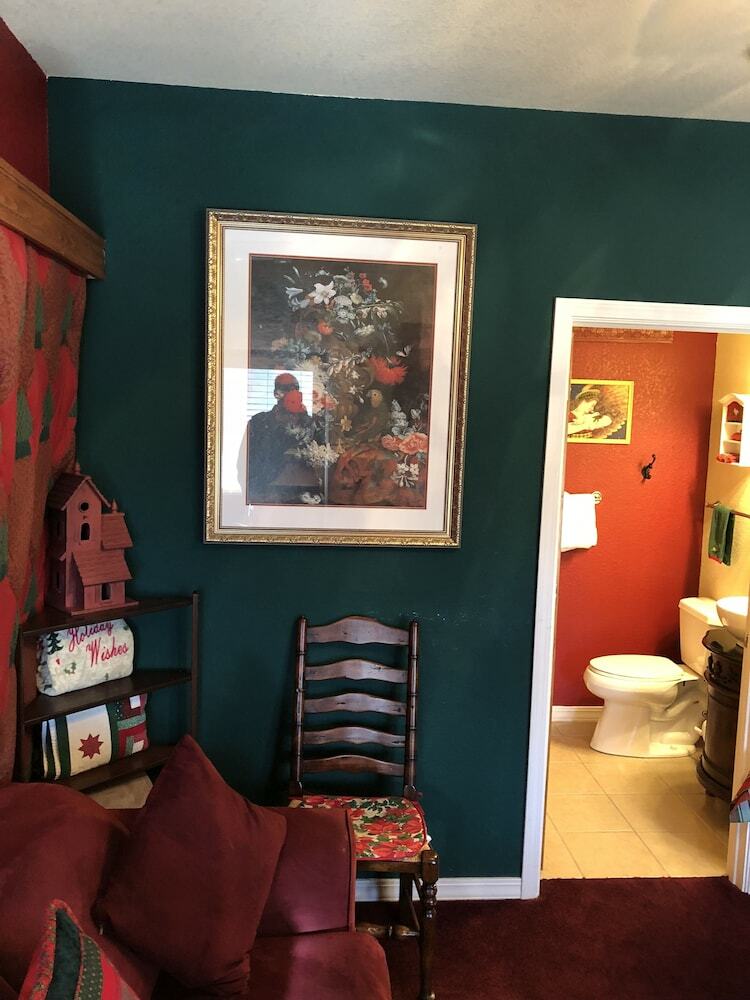 Bed & Breakfast All Seasons Inn