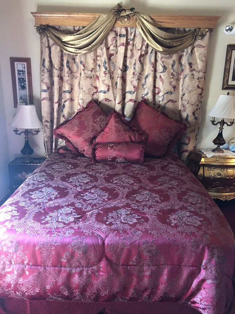 Bed & Breakfast All Seasons Inn