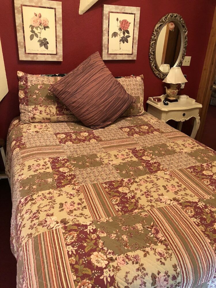 Bed & Breakfast All Seasons Inn