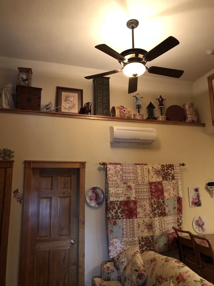 Bed & Breakfast All Seasons Inn