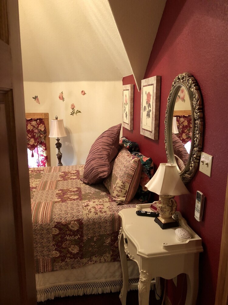 Bed & Breakfast All Seasons Inn
