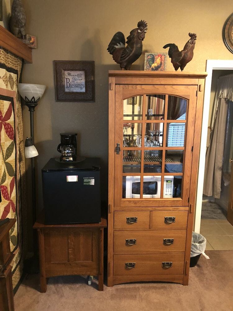 Bed & Breakfast All Seasons Inn