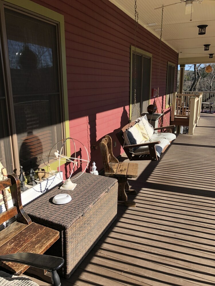 Bed & Breakfast All Seasons Inn