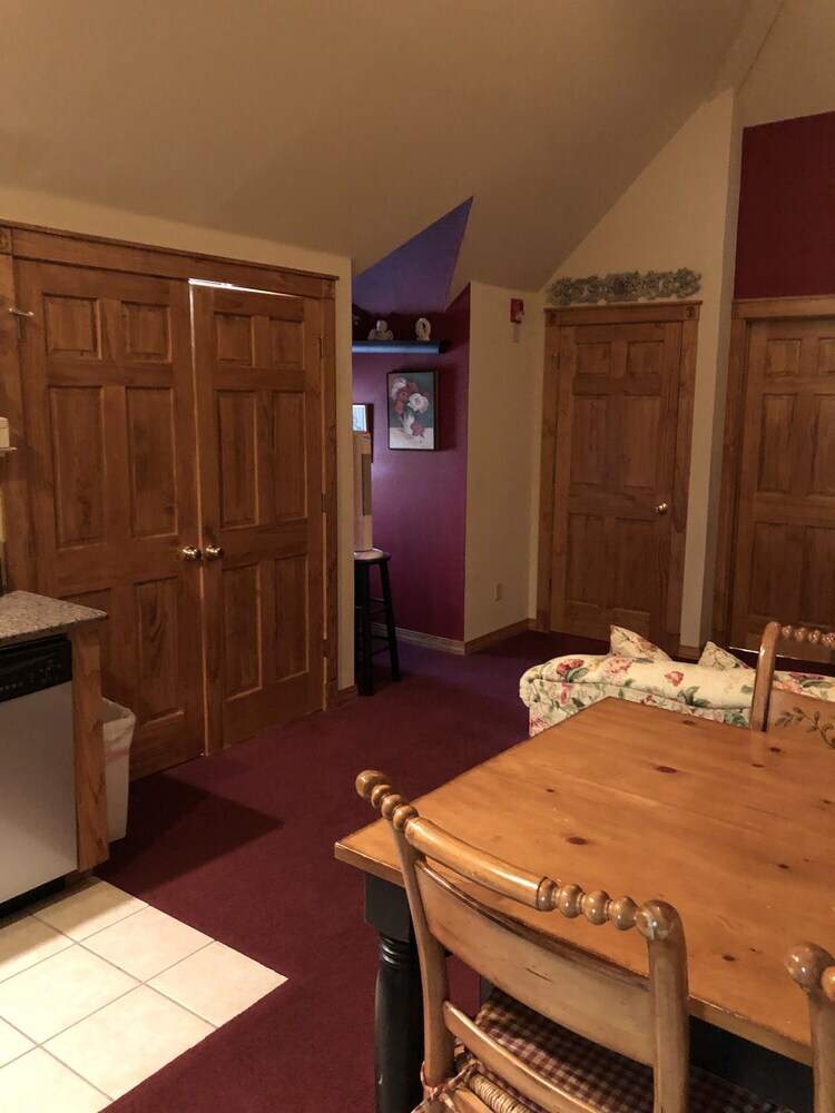 Bed & Breakfast All Seasons Inn