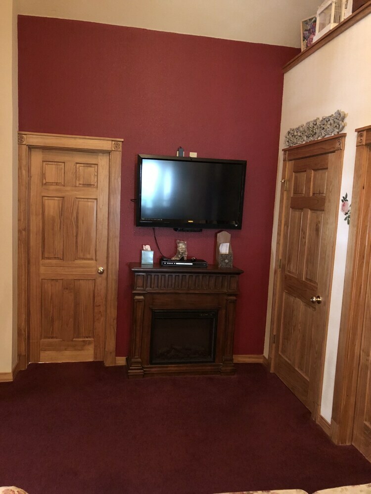 Bed & Breakfast All Seasons Inn