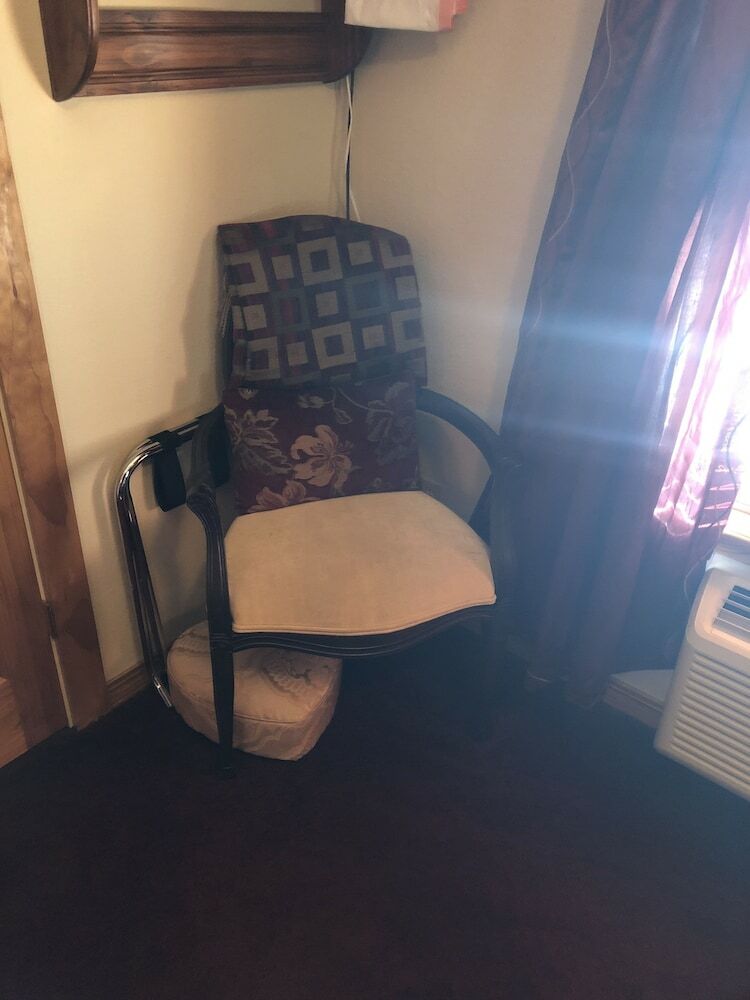 Bed & Breakfast All Seasons Inn