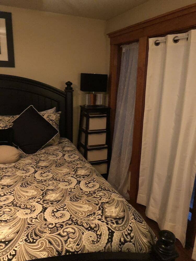 Bed & Breakfast All Seasons Inn