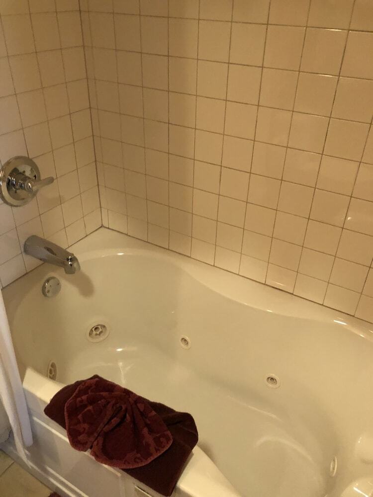 Bed & Breakfast All Seasons Inn