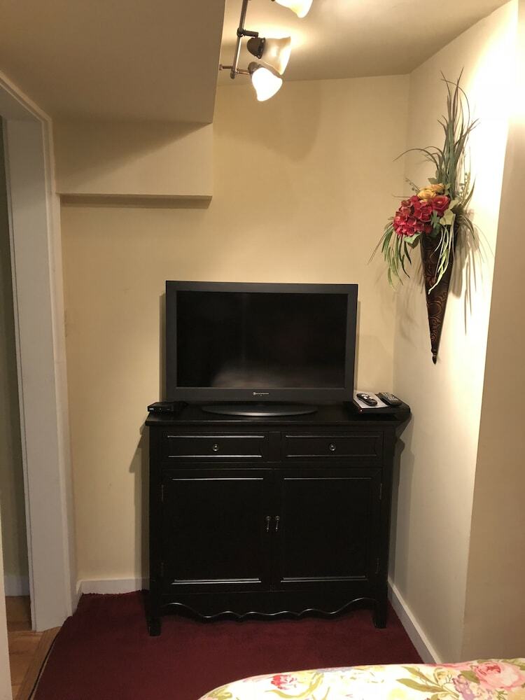 Bed & Breakfast All Seasons Inn