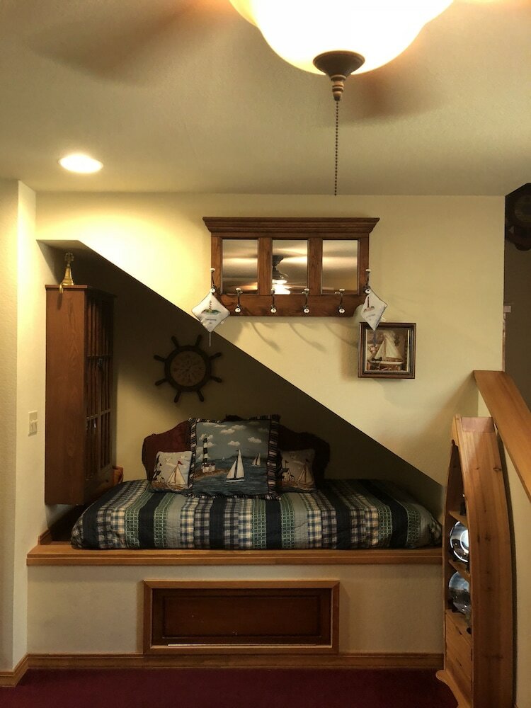 Bed & Breakfast All Seasons Inn