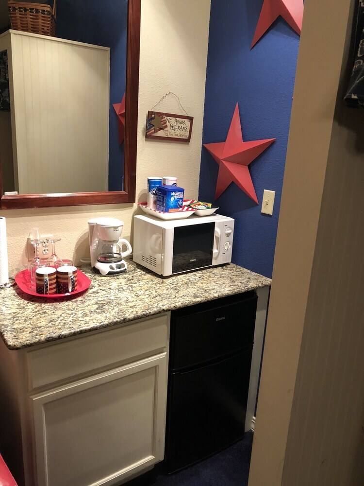 Bed & Breakfast All Seasons Inn