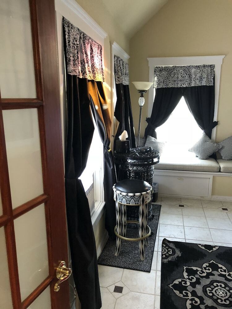 Bed & Breakfast All Seasons Inn