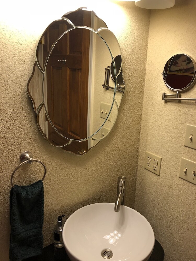 Bed & Breakfast All Seasons Inn