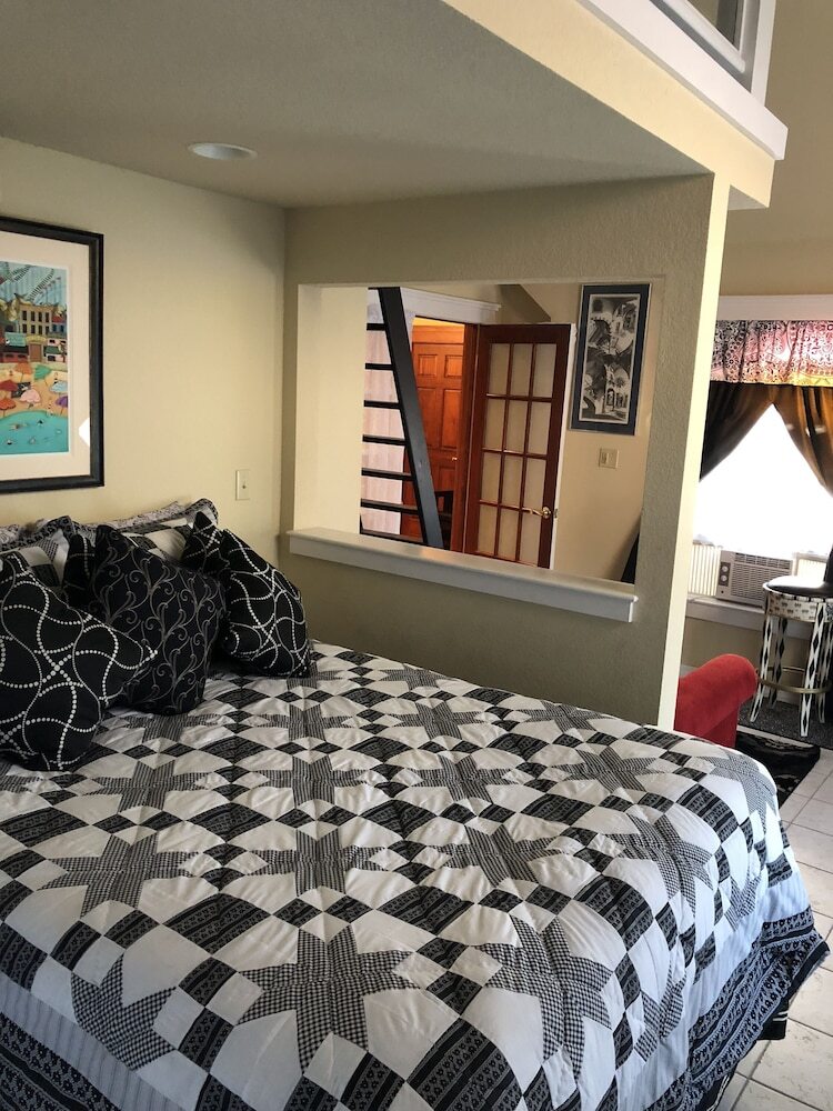 Bed & Breakfast All Seasons Inn