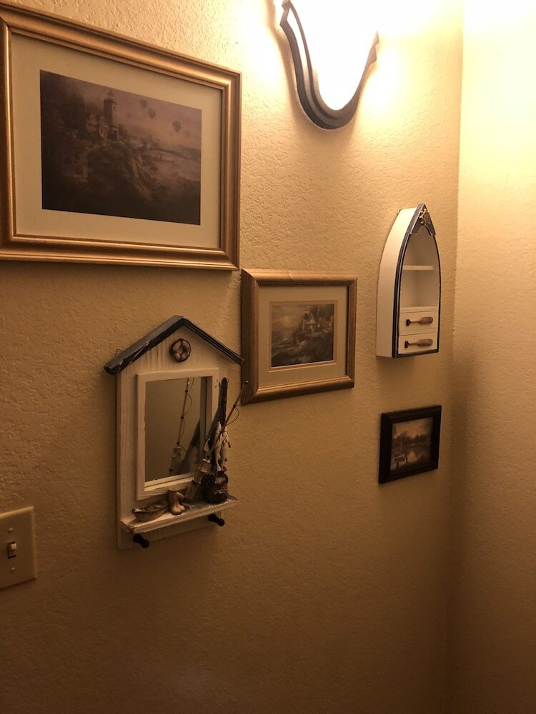 Bed & Breakfast All Seasons Inn
