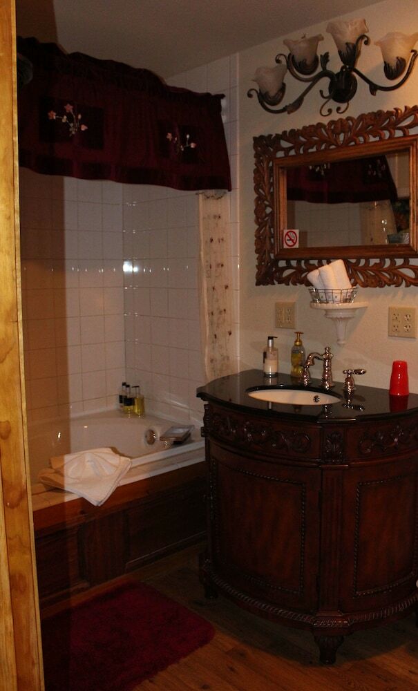 Bed & Breakfast All Seasons Inn