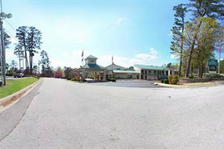 Eureka Holiday Hotel
